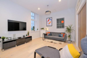 Stunning Central Two Bedroom Executive Apartment